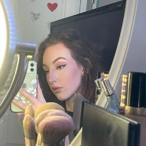 Meet your Posher, Abby